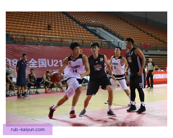 欧联杯决赛落户巴举杜尔，球迷热切期待精彩对决的火热氛围